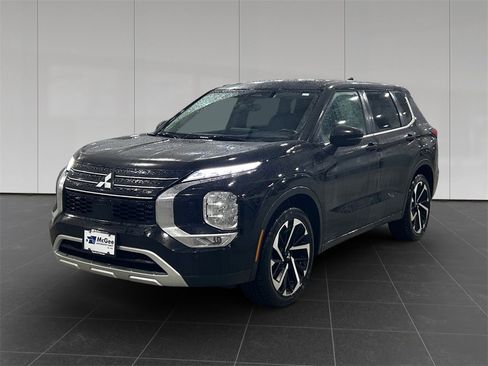 Used 2024 Mitsubishi Outlander SE Black Edition image 1