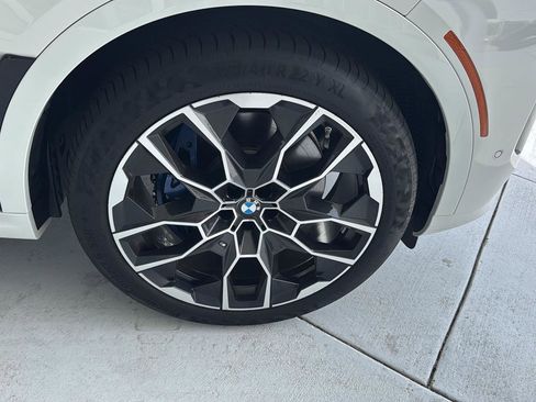 Used 2024 BMW X7 xDrive40i image 35