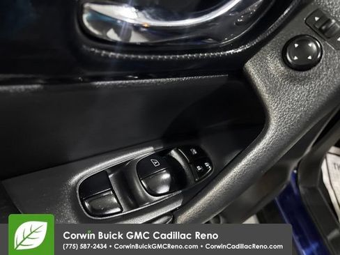 Used 2019 Nissan Rogue SL AWD/4WD image 14