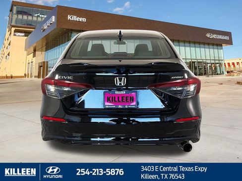 Used 2025 Honda Civic Sport image 6