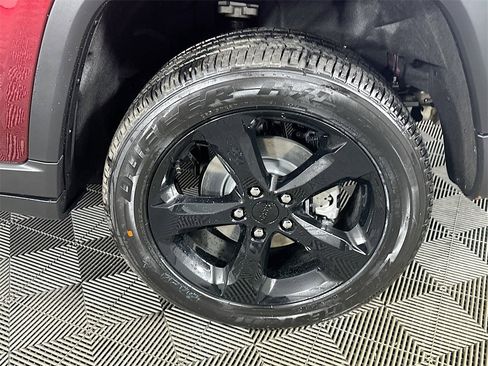 New 2025 Jeep Grand Cherokee Altitude image 17