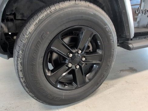 Used 2020 Jeep Wrangler Unlimited Sport image 9