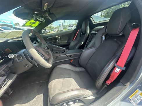 Used 2025 Chevrolet Corvette Stingray Premium Conv w/ Z51 Performance Package RWD image 18