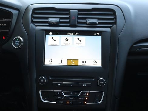 Used 2018 Ford Fusion SE w/ Equipment Group 201A FWD image 34
