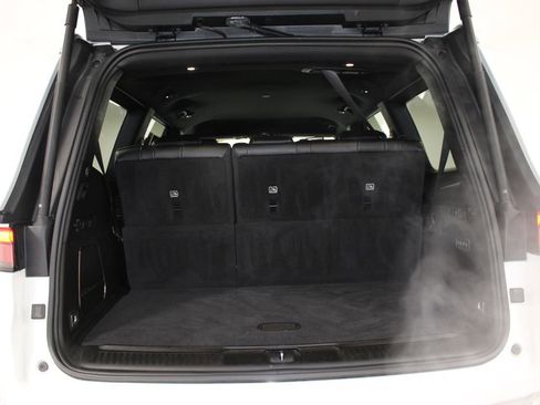 Used 2024 Jeep Wagoneer Series III image 17