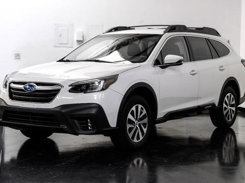 Used 2020 Subaru Outback Premium image 6