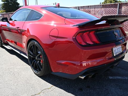 Used 2020 Ford Mustang Shelby GT500 w/ Technology Package RWD image 15
