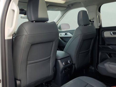 New 2026 Ford Explorer Active w/ Active Comfort Package AWD/4WD image 37