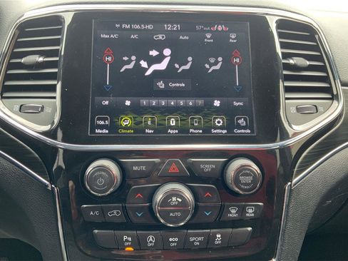 Used 2021 Jeep Grand Cherokee Limited image 35