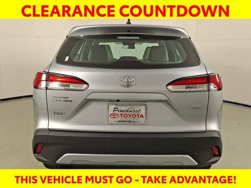 Used 2023 Toyota Corolla Cross L image 6