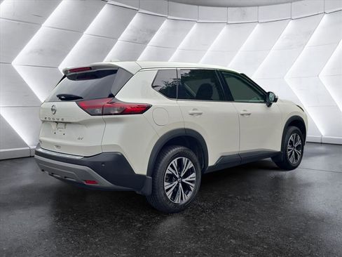 Used 2021 Nissan Rogue SV FWD image 5