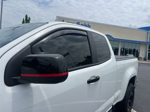 Used 2022 Chevrolet Colorado LT w/ Redline Special Edition RWD image 13