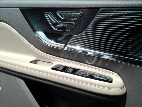 Used 2020 Lincoln Corsair AWD w/ Equipment Group 101A image 21