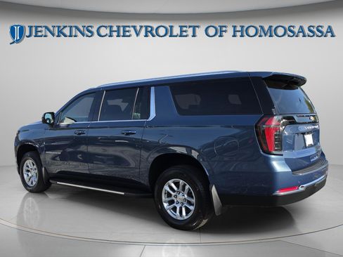 New 2026 Chevrolet Suburban LS w/ Max Trailering Package RWD image 7