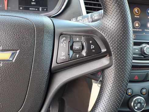 Used 2020 Chevrolet Trax LS FWD image 16