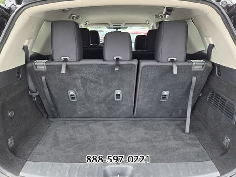 Used 2022 Nissan Pathfinder S AWD/4WD image 17