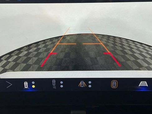 Used 2025 Chevrolet Equinox LT w/ Convenience Package II image 24