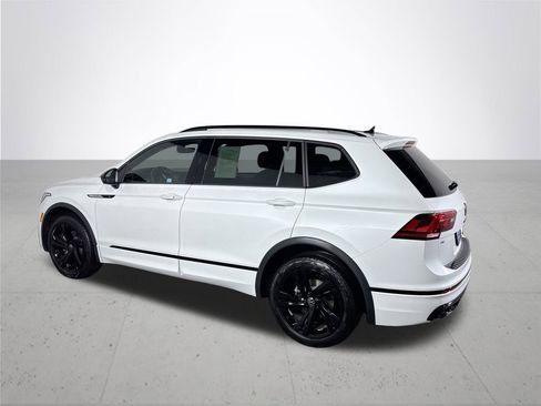 Certified 2023 Volkswagen Tiguan SE R-Line image 8
