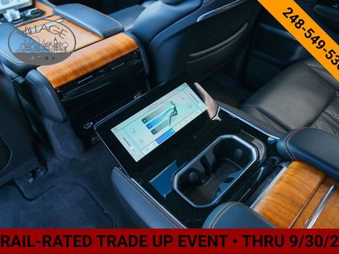 Used 2022 Jeep Grand Wagoneer Series III w/ Rear Seat Video Group 1 AWD/4WD image 22