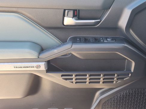 Used 2025 Toyota Tacoma Trailhunter image 26