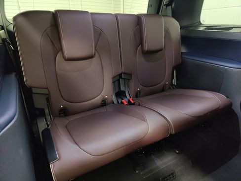 Used 2025 Volkswagen ID. Buzz Pro S RWD image 6