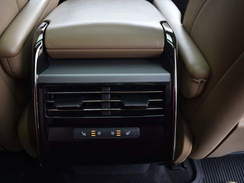 Used 2024 Land Rover Range Rover Sport SE AWD/4WD image 31