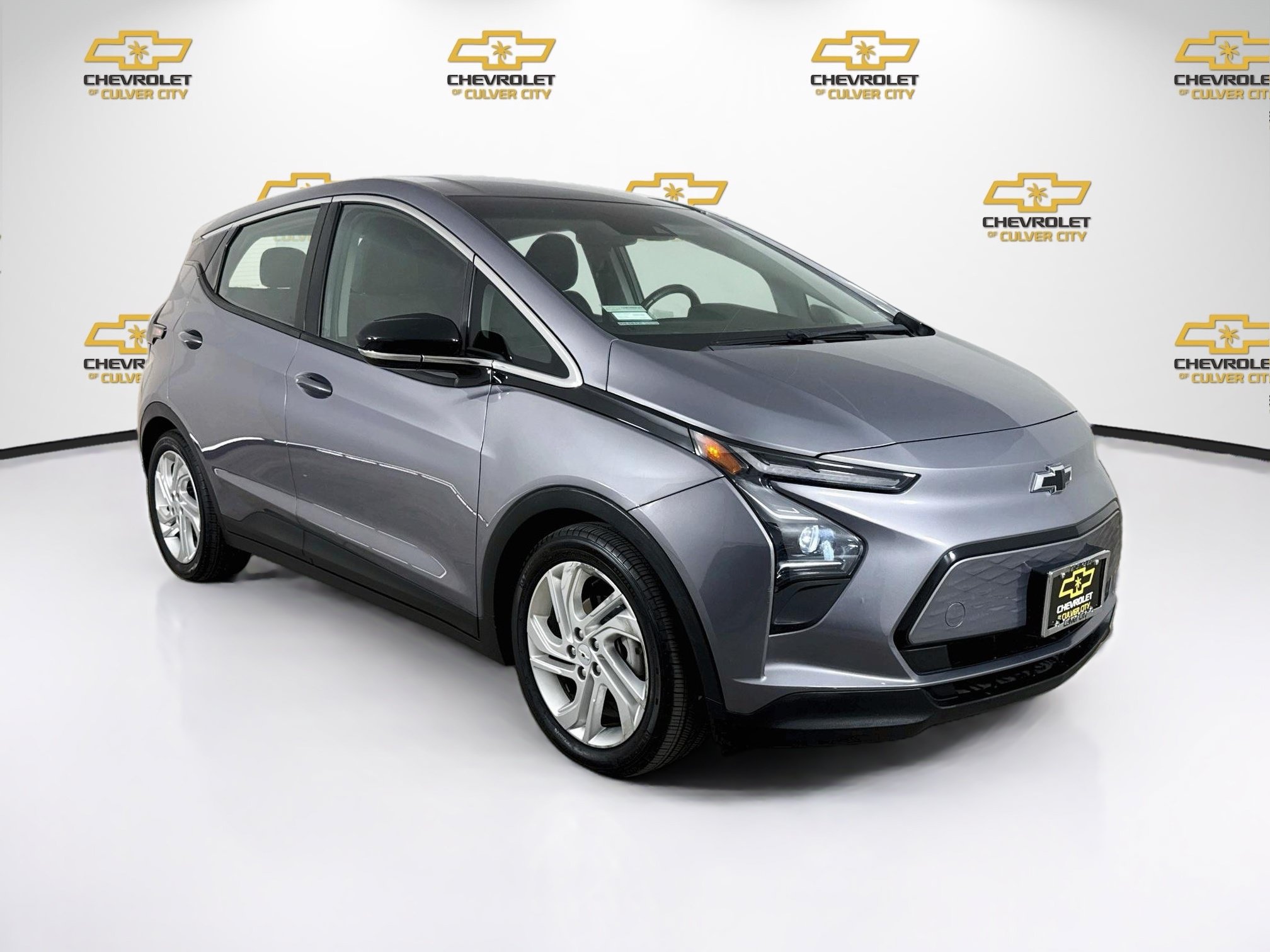 Used 2023 Chevrolet Bolt LT FWD image 1