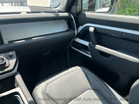 Used 2023 Land Rover Defender 110 SE AWD/4WD image 42