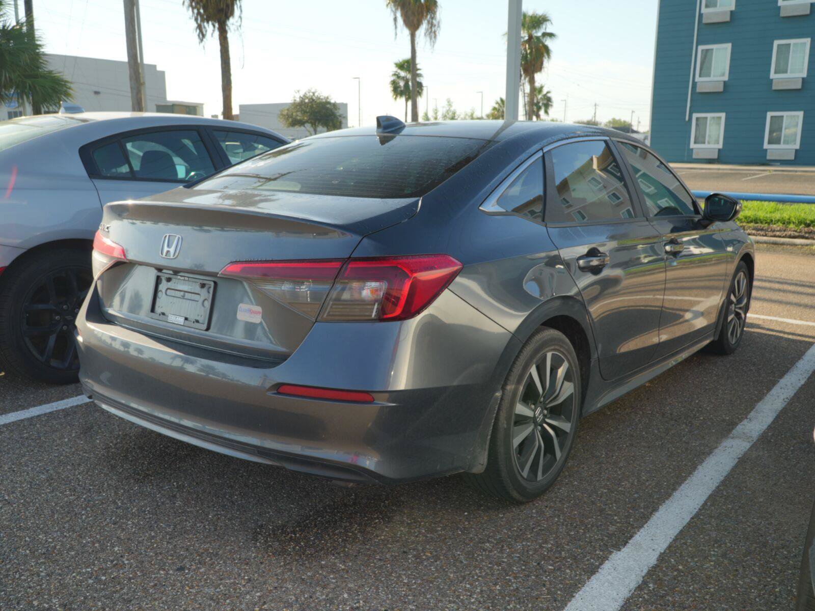 Used 2022 Honda Civic EX image 2