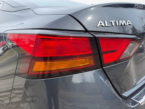 Certified 2021 Nissan Altima 2.5 SV w/ SV Premium Package image 21