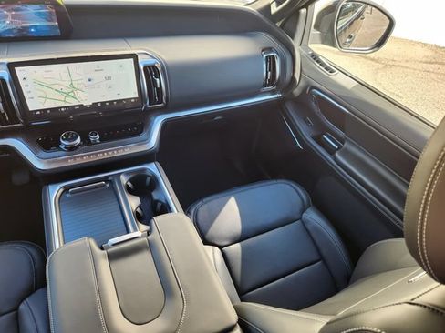 New 2027 Ford Expedition Platinum w/ Stealth Performance Package AWD/4WD image 12