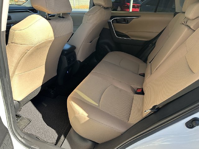 Used 2023 Toyota RAV4 LE FWD image 18