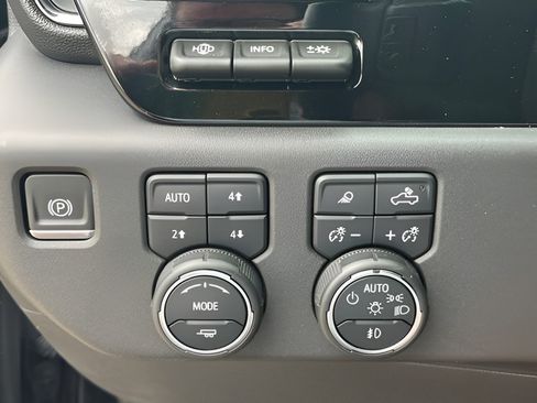 Used 2024 Chevrolet Silverado 1500 ZR2 w/ Technology Package AWD/4WD image 22