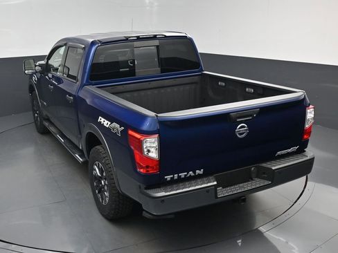 Used 2017 Nissan Titan PRO-4X w/ Pro-4x Convenience Package AWD/4WD image 23