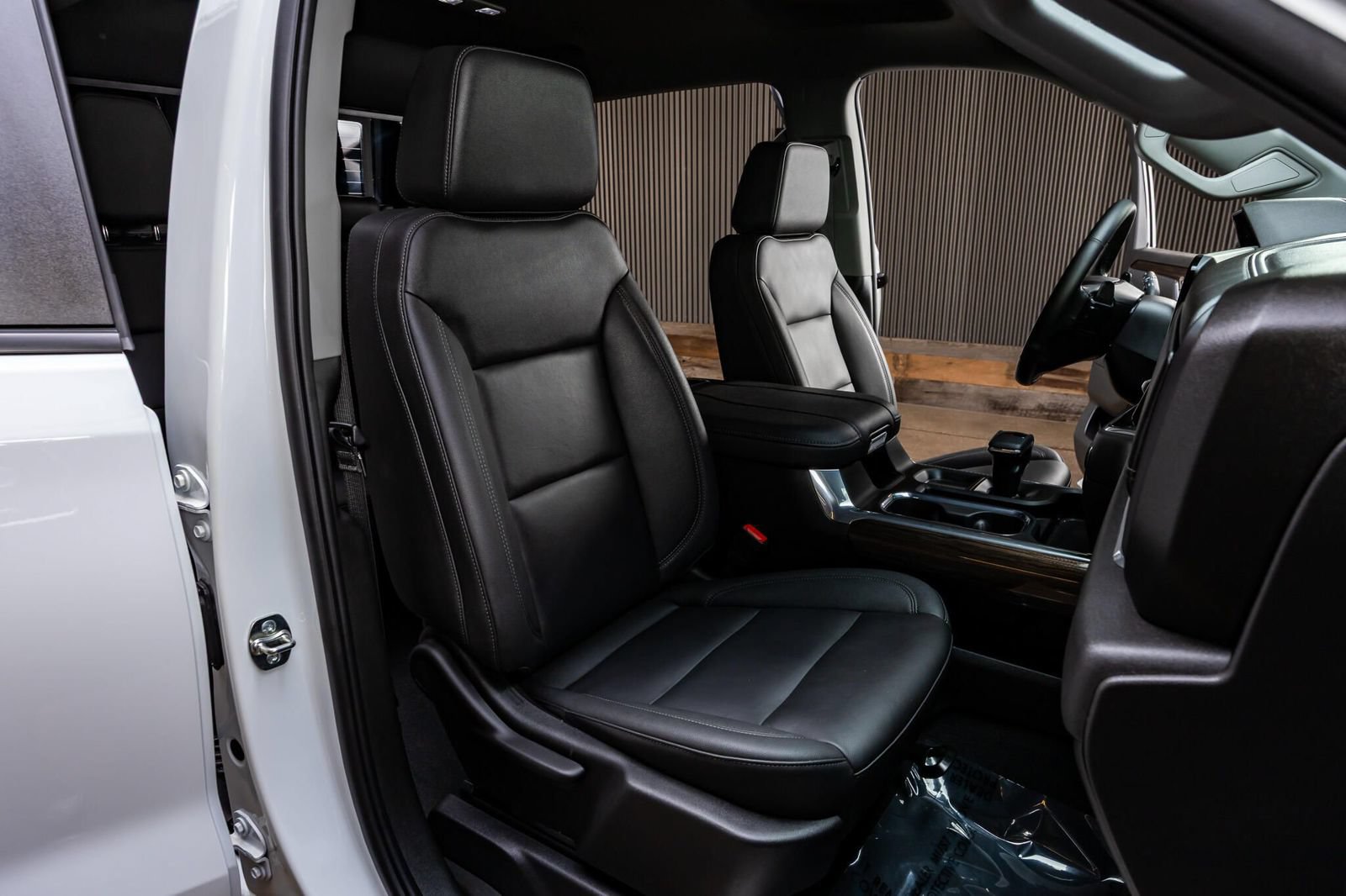 Used 2026 Chevrolet Silverado 1500 LT Trail Boss w/ LT Trail Boss Premium Package AWD/4WD image 30