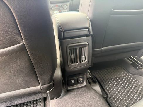 Used 2019 Jeep Compass Latitude w/ Cold Weather Group AWD/4WD image 7