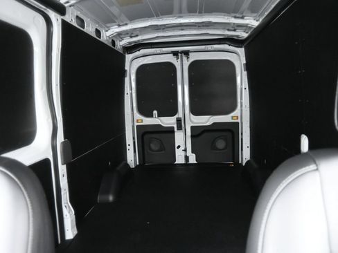 New 2026 Ford Transit 250 148 Medium Roof w/ Load Area Protection Package RWD image 28