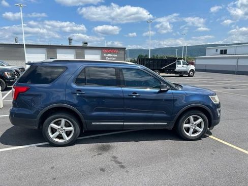Used 2016 Ford Explorer XLT w/ Equipment Group 202A AWD/4WD image 4