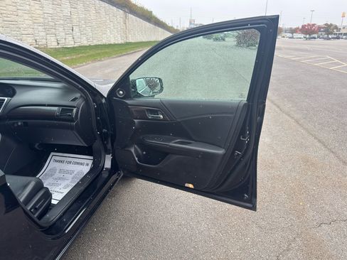 Used 2017 Honda Accord EX-L image 28