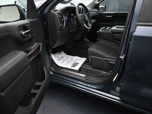 Used 2020 Chevrolet Silverado 1500 RST w/ RST Value Package AWD/4WD image 15