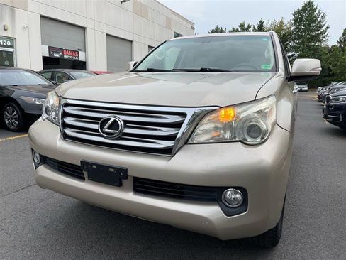 Used 2011 Lexus GX 460 image 4