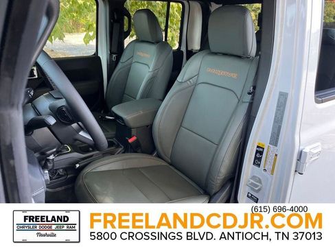 New 2025 Jeep Gladiator Mojave w/ Convenience Group image 21