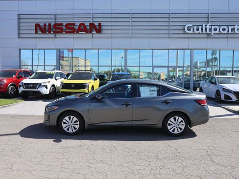 Used 2025 Nissan Sentra S image 3