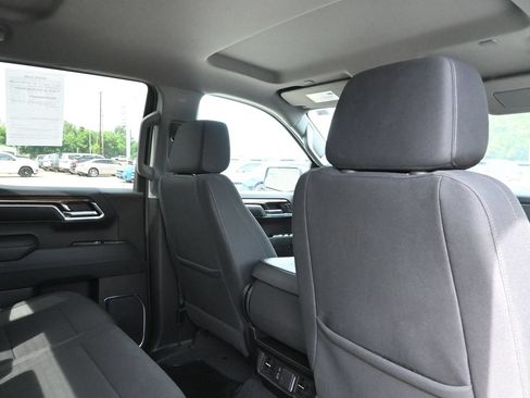Used 2025 Chevrolet Silverado 1500 LT RWD image 32