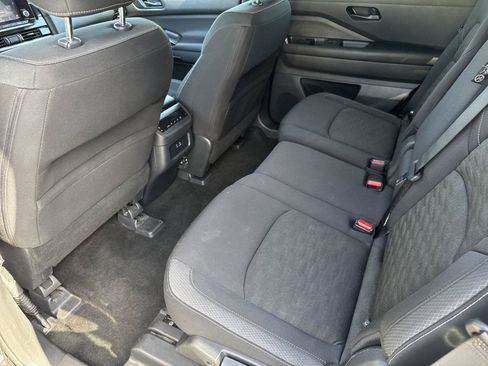 Used 2024 Nissan Pathfinder SV AWD/4WD image 26