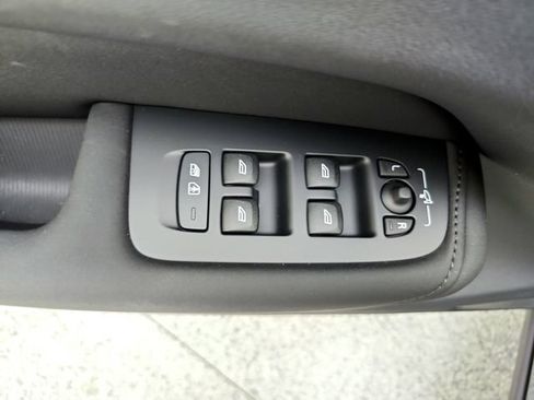 New 2026 Volvo XC60 B5 Plus w/ Climate Package AWD/4WD image 29
