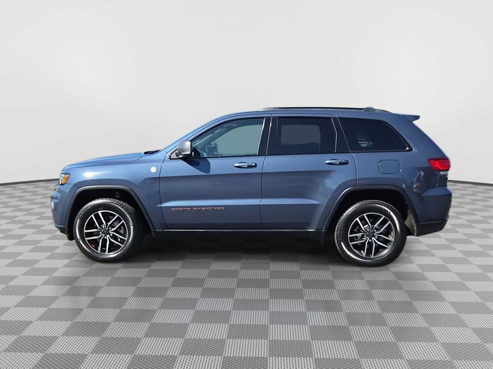 Used 2019 Jeep Grand Cherokee Trailhawk w/ Trailhawk Luxury Group AWD/4WD image 5