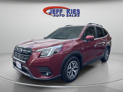 Used 2024 Subaru Forester Premium AWD/4WD image 1