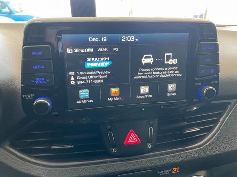 Used 2018 Hyundai Elantra GT image 32