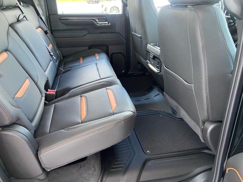 Used 2024 GMC Sierra 2500 AT4 w/ AT4 Premium Plus Package AWD/4WD image 19